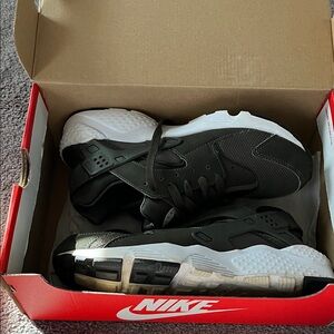 Nike Kids Black and White Sneakers